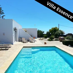 Essence: Detached Retreat With Heated Pool And Stunning Views Tias